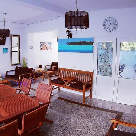 Villa Mit Whirlpool Fuer 32 Per 茨里克韦尼察 外观 照片