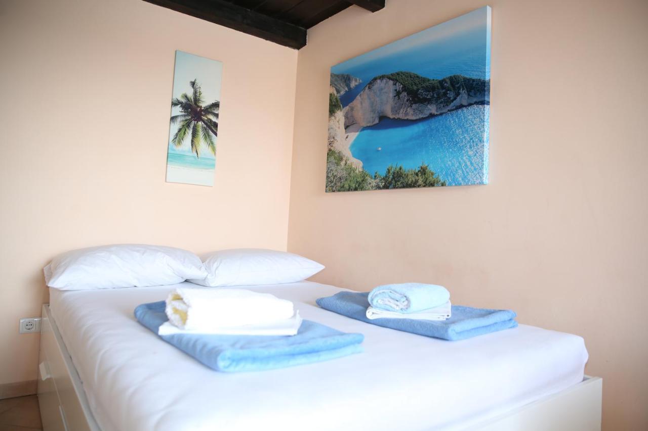 Villa Mit Whirlpool Fuer 32 Per 茨里克韦尼察 外观 照片