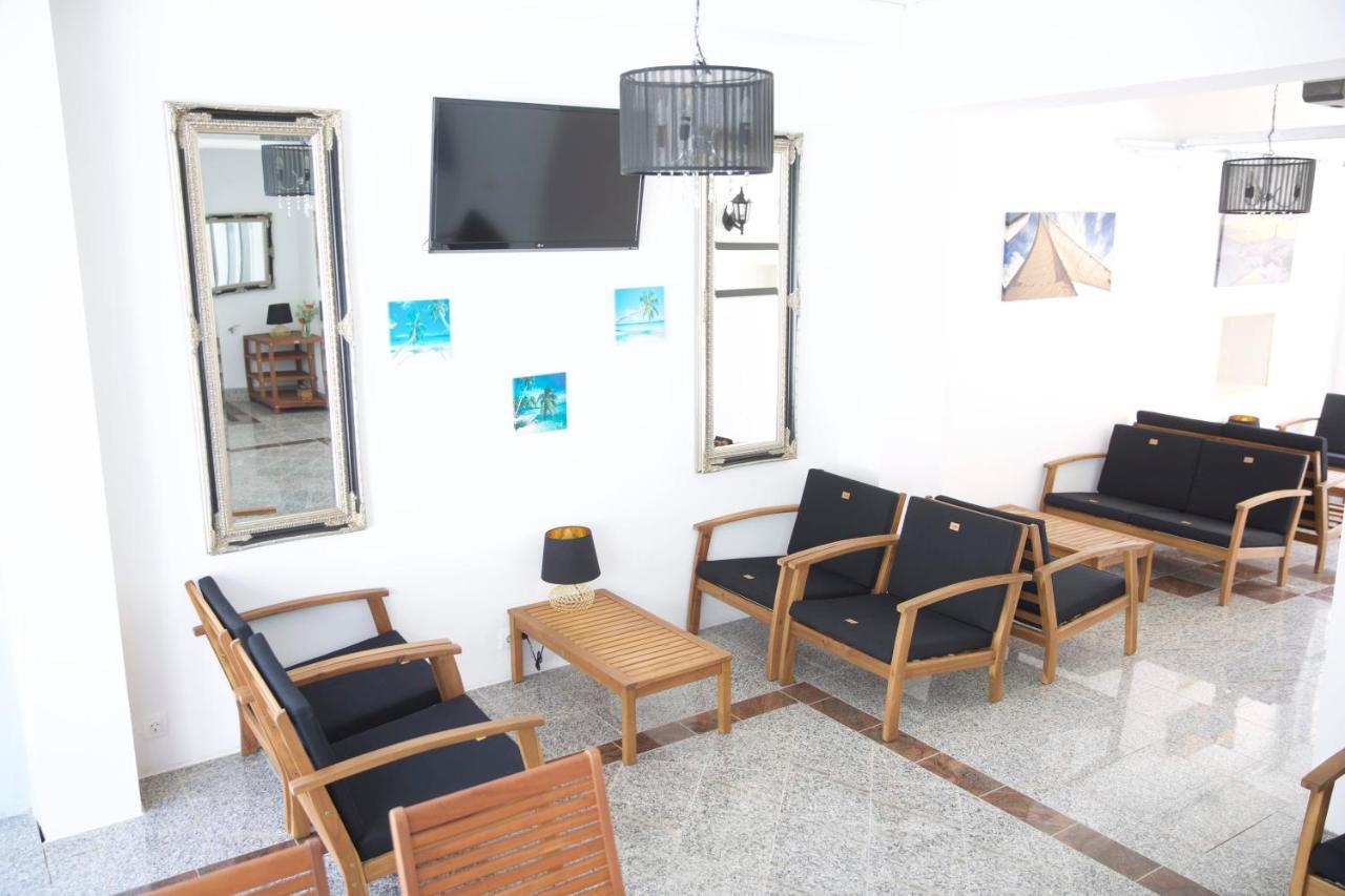 Villa Mit Whirlpool Fuer 32 Per 茨里克韦尼察 外观 照片