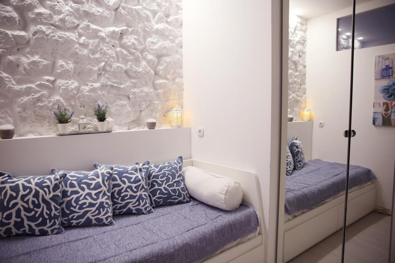 Villa Mit Whirlpool Fuer 32 Per 茨里克韦尼察 外观 照片
