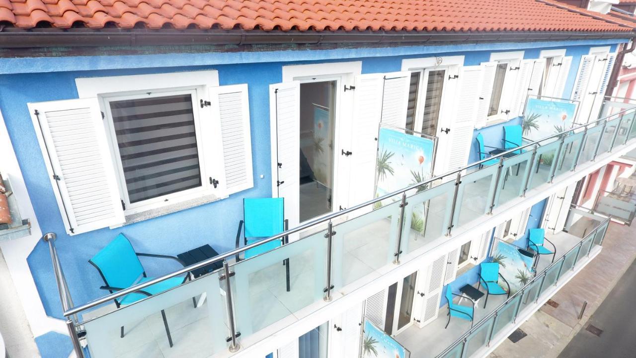 Villa Mit Whirlpool Fuer 32 Per 茨里克韦尼察 外观 照片